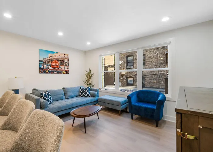 Apartment 1 Bedroom With Rooftop And Wrigley Views *